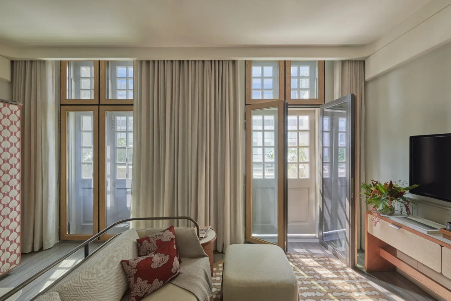 21 Carpenter - Heritage Balcony Suite 01 (1)