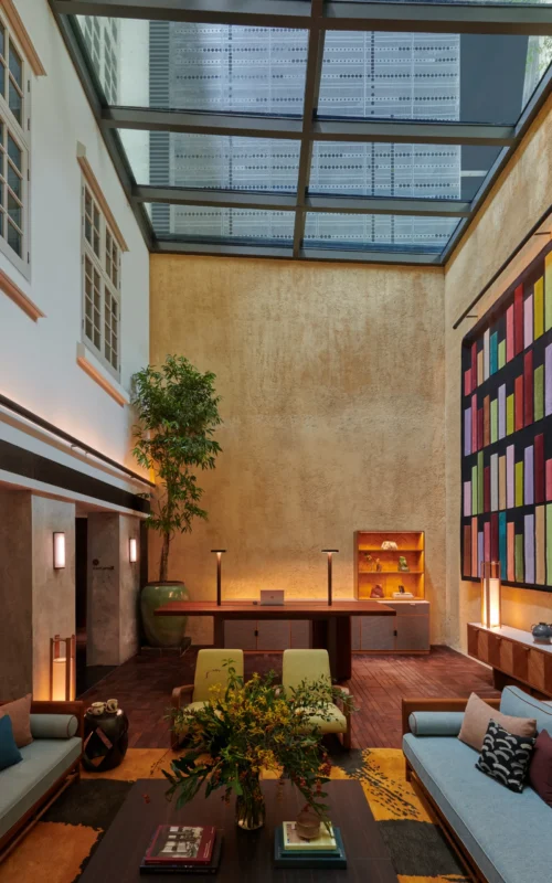 21 Carpenter - The Lobby 03